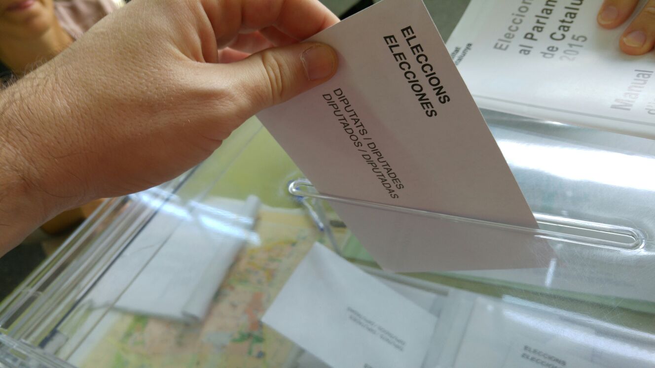 Elecciones 27S cataluna papeleta urna