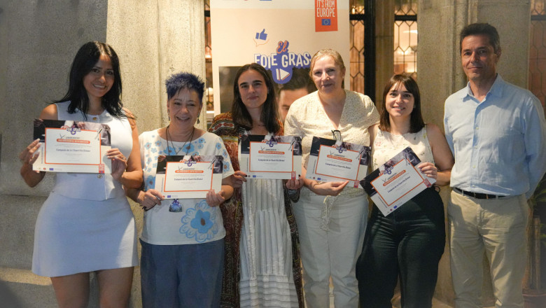 enrique de prado junto al equipo ganador 