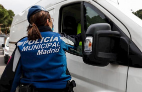 ep agentes de la policia municipal de madrid efectuan controles de trafico