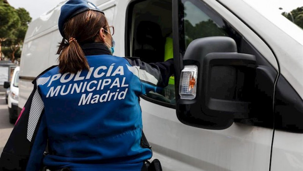 ep agentes de la policia municipal de madrid efectuan controles de trafico