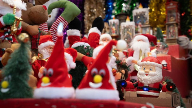 ep archivo decoracion navidena en la fira de santa llucia de barcelona en la plaza de la catedral ep archivo decoracion navidena en la fira de santa llucia de barcelona en la plaza de la catedral
