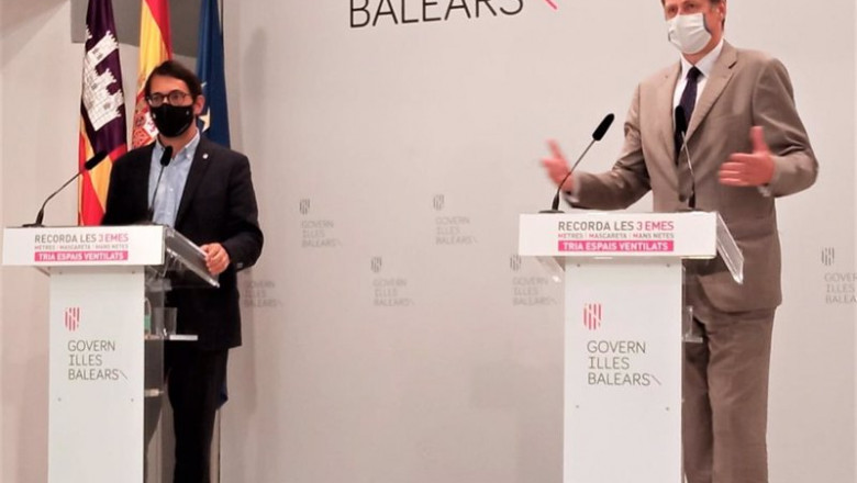 ep archivo el conseller de modelo economico turismo y trabajo iago negueruela y el embajador del ep archivo el conseller de modelo economico turismo y trabajo iago negueruela y el embajador del