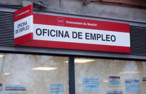 ep archivo   un cartel de una oficina del sepe