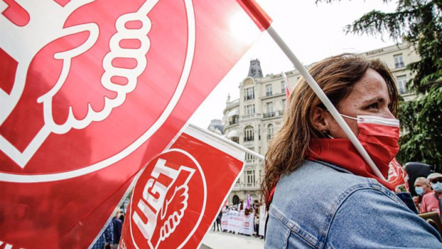 ep archivo   una mujer sostiene una pancarta de ugt en una imagen de archivo