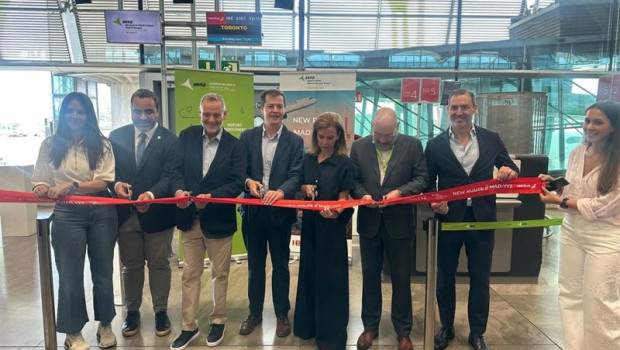 ep corte de cinta protocolario de la inauguracion de la ruta madrid toronto de iberia a 13 de junio