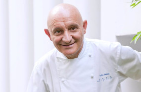 ep el chef tres estrellas michelin tono perez recibe el premio a la excelencia picota del jerte 2023 ep el chef tres estrellas michelin tono perez recibe el premio a la excelencia picota del jerte 2023