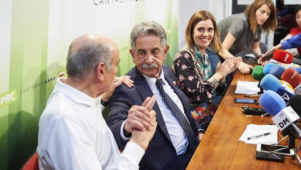 ep el diputado de prc jose maria mazon el candidato a la presidencia de cantabria por el prc miguel