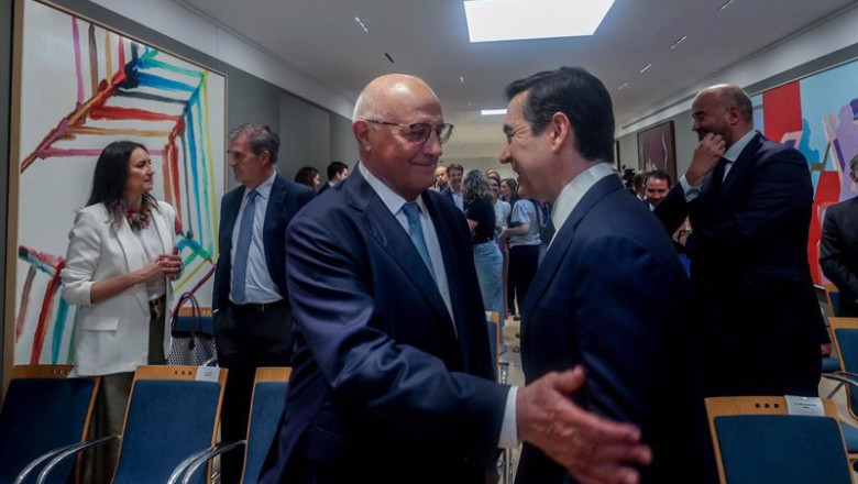 ep el presidente del banco sabadell josep oliu i y el presidente del bbva carlos torres vila d se ep el presidente del banco sabadell josep oliu i y el presidente del bbva carlos torres vila d se