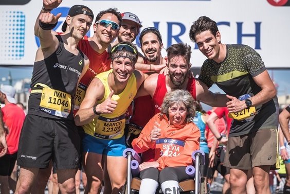 ep eric domingo intentara batir el record guinness empujando a su madre en silla en el maraton de ep eric domingo intentara batir el record guinness empujando a su madre en silla en el maraton de