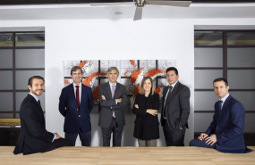 ep finanzas  cobas am apuesta por las empresas relacionadas con materias primas y la defensa