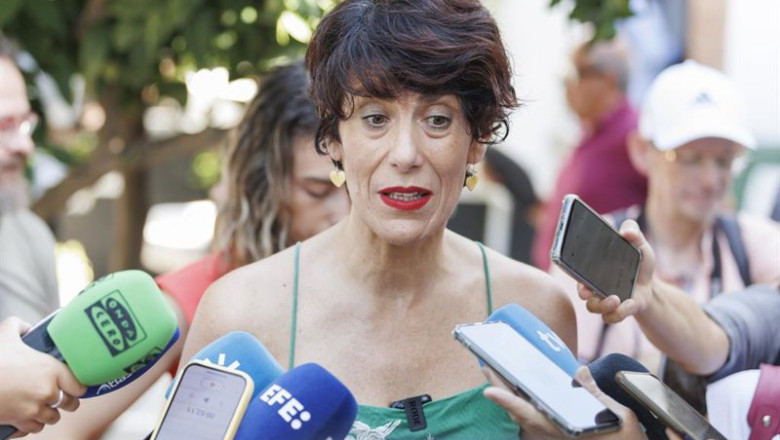 ep la ministra de inclusion seguridad social y migraciones elma saiz atiende a los medios