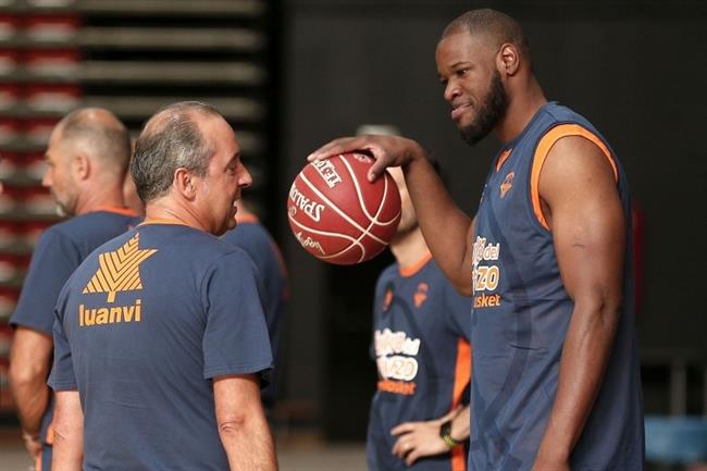 Latavious Williams habla con Vidorreta (Valencia Basket) | MIGUEL ÁNGEL POLO ep latavious williams hablavidorreta valencia basket