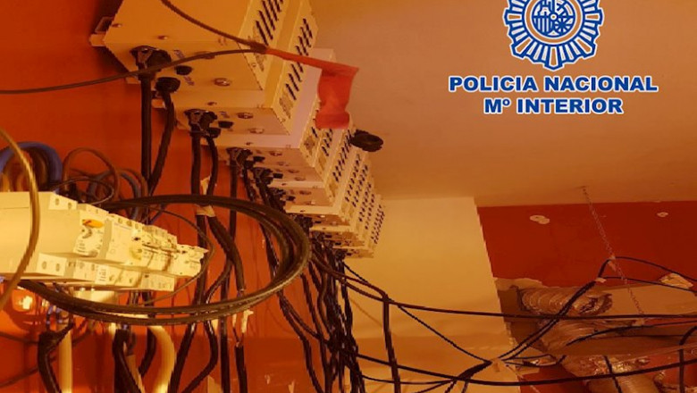 ep liberan a una mujer secuestrada en una vivienda del quemadero con una plantacion de marihuana ep liberan a una mujer secuestrada en una vivienda del quemadero con una plantacion de marihuana