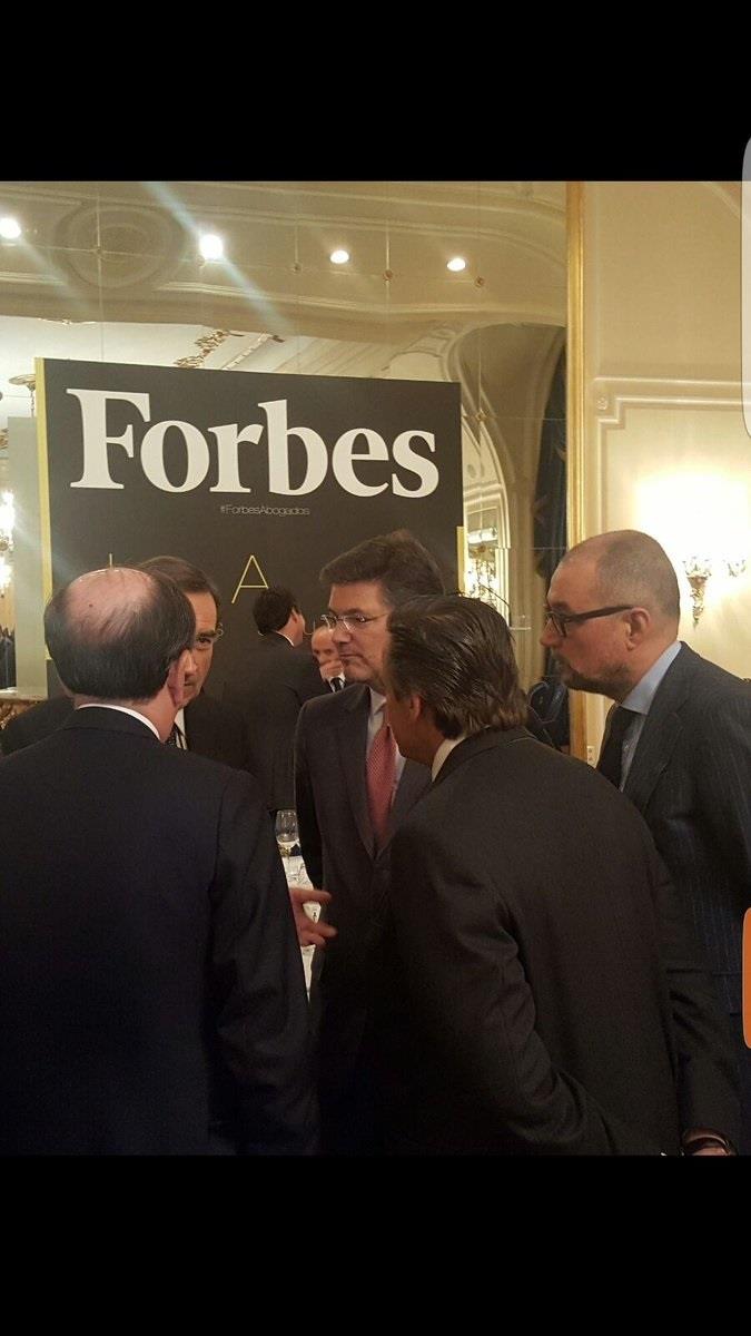 Rafael Catalá, en la entrega de los Premios Forbes | TWITTER RAFAEL CATALÁ ep rafael catala enentregalos premios forbes