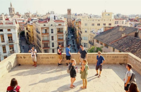 ep turistas en la torre de los serranos