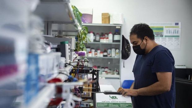 ep un investigador del departamento de produccion vegetal de la escuela tecnica superior de