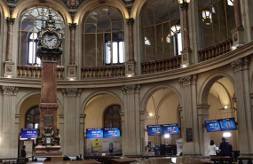 ep varios paneles con valores del ibex 35 en el palacio de la bolsa a 14 de febrero de 2022 en ep varios paneles con valores del ibex 35 en el palacio de la bolsa a 14 de febrero de 2022 en