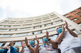 ep varios sanitarios agradecen el apoyo recibido durante el homenaje a los sanitarios en el hospital