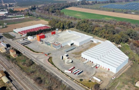 ep vista aerea de la planta de produccion y almacenes del grupo gallo en el carpio