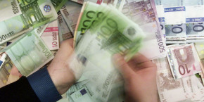 billets-de-banque-100-euros-monnaie-argent-fortune billets-de-banque-100-euros-monnaie-argent-fortune