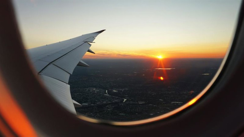 ep archivo   atardecer desde un avion