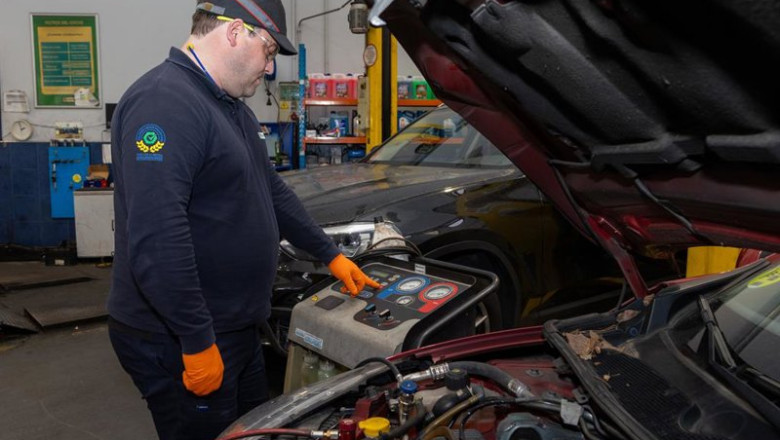 ep archivo   conducir con mas de 35 grados en el interior de un coche eleva un 25 el riesgo de
