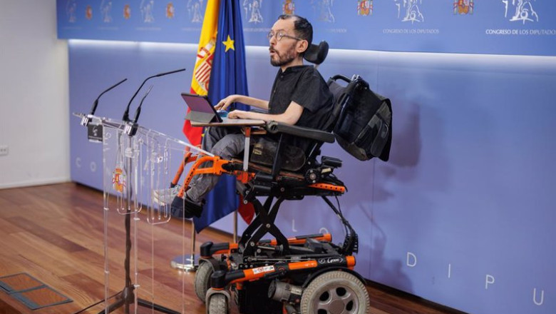 ep archivo el portavoz de unidas podemos en el congreso pablo echenique durante una rueda de ep archivo el portavoz de unidas podemos en el congreso pablo echenique durante una rueda de