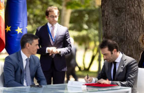 ep archivo   el presidente de gobierno pedro sanchez i y el ministro de economia comercio y empresa