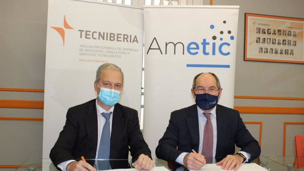 ep archivo   el presidente de tecniberia pablo bueno y el presidente de ametic pedro mier firman un