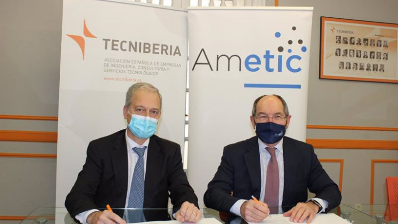 ep archivo   el presidente de tecniberia pablo bueno y el presidente de ametic pedro mier firman un