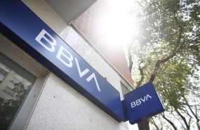 ep archivo imagen del logo del bbva en una oficina del banco en madrid ep archivo imagen del logo del bbva en una oficina del banco en madrid
