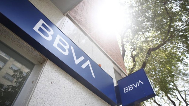 ep archivo   imagen del logo del bbva en una oficina del banco en madrid