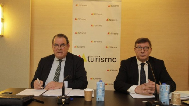 ep archivo   la mesa del turismo ratifica la reeleccion de juan molas como presidente y al nuevo