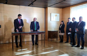 ep el presidente del gobierno en funciones pedro sanchez 1i y el presidente del ebb del pnv andoni