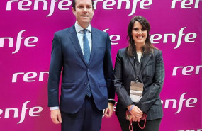 ep firma del acuerdo entre renfe y avanza en fitur ep firma del acuerdo entre renfe y avanza en fitur