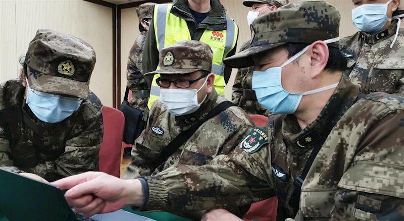 ep medicos militares trabajan en el hospital huoshenshan ubicado en wuhan china a 16 de febrero de