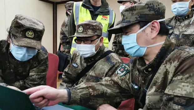ep medicos militares trabajan en el hospital huoshenshan ubicado en wuhan china a 16 de febrero de