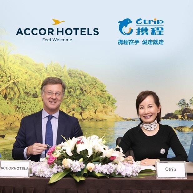 Sebastien Bazin, CEO de AccorHotels, y Jane Sun, CEO de Ctrip. | ACCORHOTELS/CRTIP ep sebastien bazin ceoaccorhotels y jane sun ceoctrip