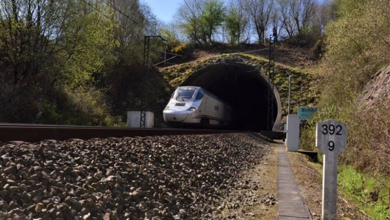 ep tunel en la linea de tren a coruna santiago