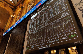 ep un panel del ibex 35 en el palacio de la bolsa a 9 de febrero de 2023 en madrid espana ep un panel del ibex 35 en el palacio de la bolsa a 9 de febrero de 2023 en madrid espana