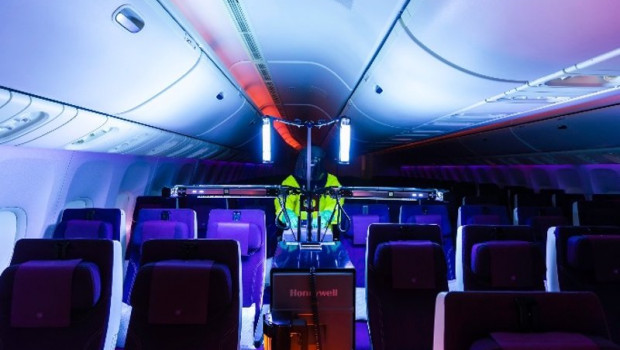 ep uso del sistema de cabina de honeywell de rayos ultravioleta uv en un avion de qatar airways