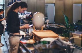 mujer mujeres trabajadoras bar feminismo portada