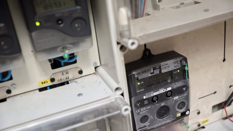 Archivo - Contadores eléctricos de un edificio, a 1 de abril de 2022, en Madrid (España). El presidente del Gobierno, confirmó el 30 de abril que la compensación para desvincular el gas del mercado de electricidad se financiará con cargo al sistema eléctr | Eduardo Parra - Europa Press - Archivo ep archivo contadores electricos de un edificio a 1 de abril de 2022 en madrid espana el