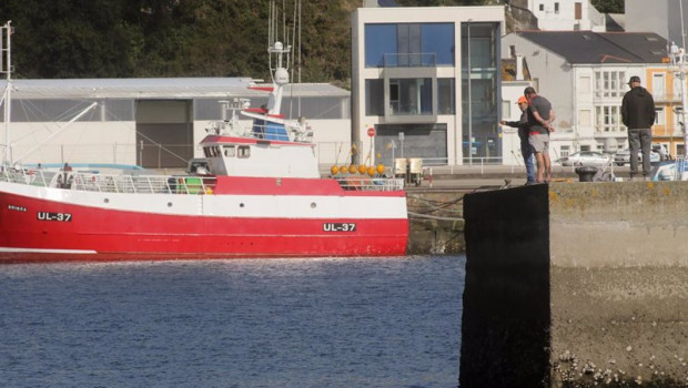 ep archivo   marineros en el puerto de burela a 3 de octubre de 2022 en burela lugo galicia espana