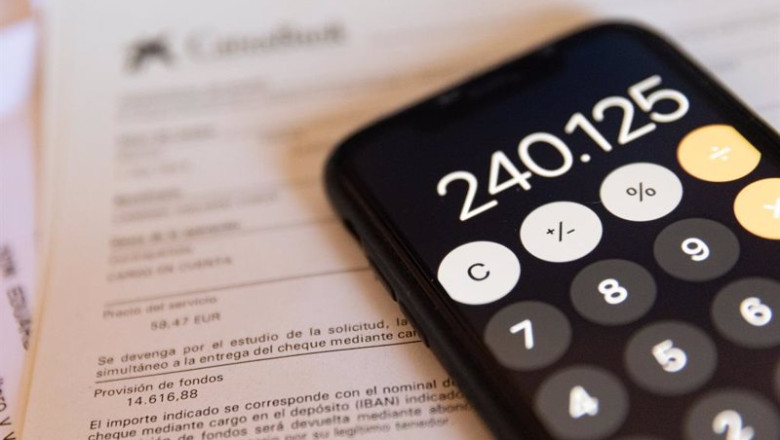 ep archivo una calculadora y un contrato hipotecario ep archivo una calculadora y un contrato hipotecario