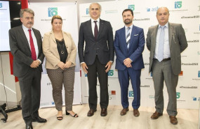 ep de izquierda a derecha el vicepresidente de sedisa modoaldo garrido la directora gerente de asho