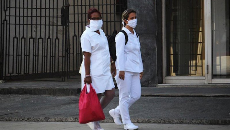 Dos enfermeras en La Habana, Cuba. | Guillermo Nova/dpa ep dos enfermeras en la habana cuba