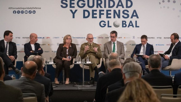 ep el ceo de integrasys alvaro sanchez el ceo de sateliot jaume snpera la ceo de hisdesat ana maria