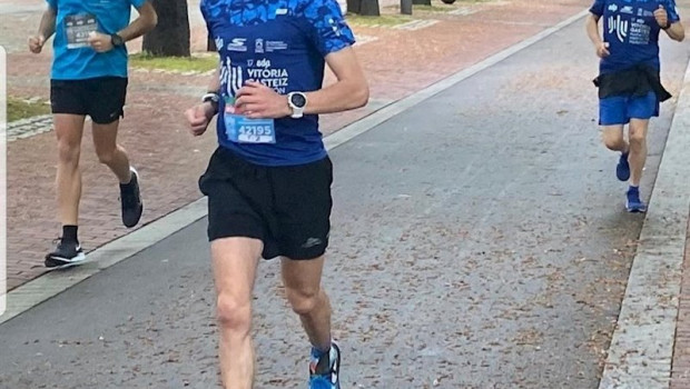ep el exatleta profesional martin fiz participando en el maraton martin fiz virtual por la covid-19