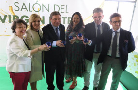 ep el ministro de agricultura pesca y alimentacion luis planas tercero por la izquierda en la feria